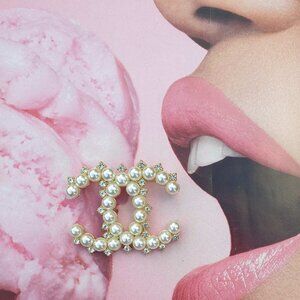 Chanel Gold Interlocking CC White Pearls Brooch Pin Fashion Women Jewelry Gift